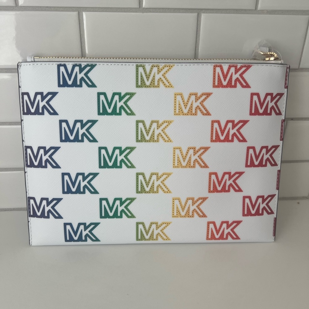 MICHAEL KORS Wristlet - Picture 4 of 13